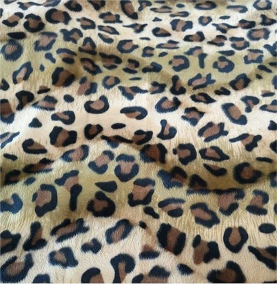 Aksamitna tkanina obiciowa w panterkę