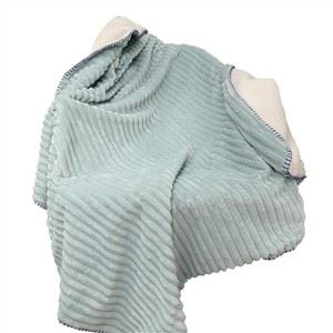 Koc z polaru w paski